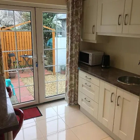 1bedroom Self Contained Lejlighed *